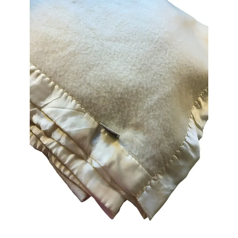 Vtg Faribo Mill King Blanket Cream Acrylic Cotton Satin Trim 92x105 USA 1970s
